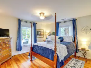 1925 Vintage Farmhouse Close to Everything