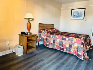 Capital O Clayton House Motel Rockford Near Airport