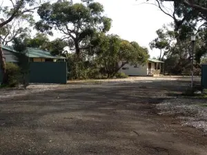 Parndana Hotel Cabins