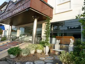 โรงแรม อวยชัยแกรนด์