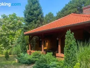 Amazing Home in Turawa with 4 Bedrooms and Wifi