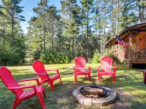 Quiet Cabin on 5 Acres Less Than 2 Mi to Chain O Lakes