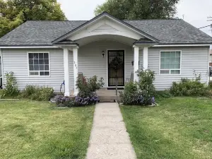 "COZY CORNER COTTAGE" LAKEVIEW, OR