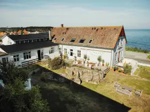 The Falcon Hotel