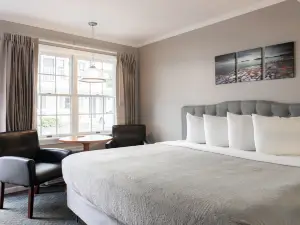 Admiral Motel