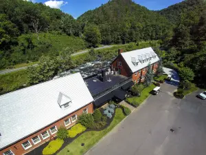 Historic Tapoco Lodge