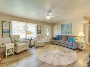 Charming Jonesville Home with Grill - Near Wineries!