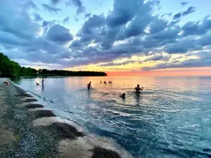 Cozy Cottage Lake Access Fire Pit