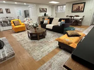 Snow Blanket Barn!Family-Friendly, Charming & Cozy 3-bedroom - Gardner MA