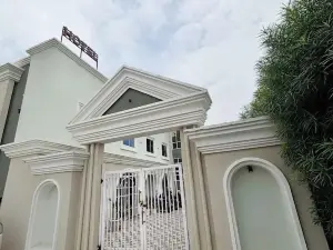 호텔 다나 락슈미 블리스