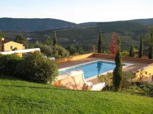 Quinta do Barrieiro - Art Selection by Maria Leal da Costa