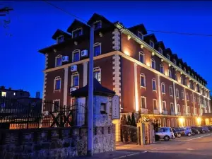 ホテル ディアメント アルセナル パレス  カトヴィツェ ホジュフ