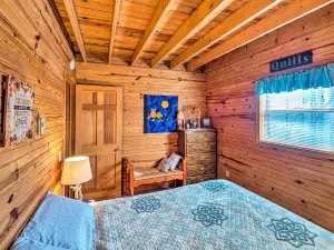 Quiet & Private Cabin ~ 5 Mi to Dale Hollow Lake!