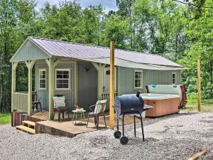 Cozy Bismarck Studio Cabin w/ Private Hot Tub