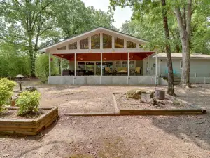 Arkansas Vacation Rental on Greers Ferry Lake!
