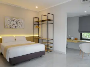 Ardiana Suite Hotel By Sajiwa