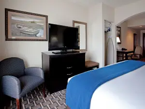 Holiday Inn Express & Suites Hope Mills-Fayetteville Arpt