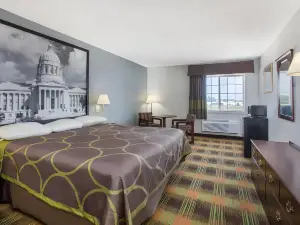 Super 8 by Wyndham Sweet Springs