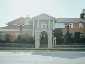 Townhome with Botanical Garden,  Pond, Pool Access, Arcade, and Theater