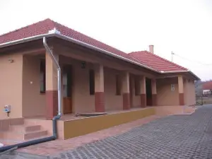 Dapsy Apartmanház