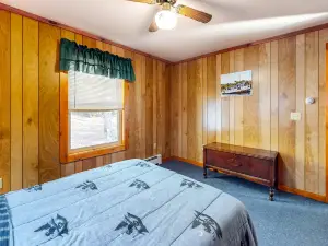 Waterfront cabin w/ outdoor firepit, dock, and lake views - dogs welcome