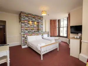 Delmont Hotel & View Restaurant