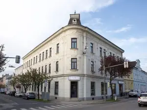 Twenty Five - Work & Life Apartments