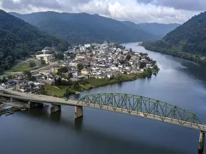 The Boomer: sky, river, and mtn your postage stamp for a week of relaxation!