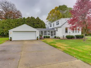 Cozy Cottage in Historic Village Near Cedar Point