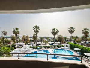 International Hotel & Suite