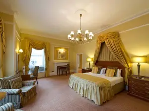 The Royal & Fortescue Hotel