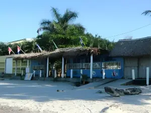 La Delphina Bed and Breakfast Bar and Grill
