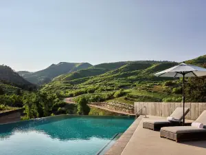 เดอะ ลอดจ์ แอท บลู สกาย, โอแบร์จ คอลเลกชัน