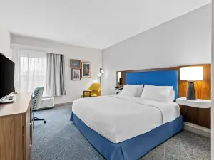 햄프턴 인 애크런 페어론