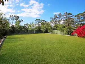 Hayes Beach House I Award Winner I 4 Mins to Beach