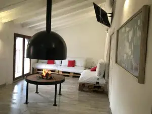 Ca l'Esquelleta Casa Rural by El Secret de la Conca