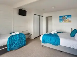 Kingfisher Cottage Beachfront at the Binalong Bay