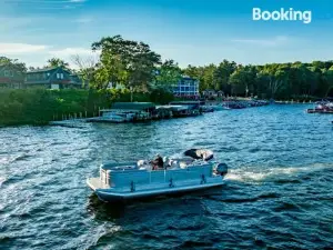 Quarterdeck Resort