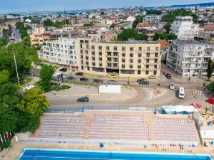 Panorama Hotel - Free EV Charging Station