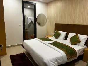 Roomquet Comfort Inn