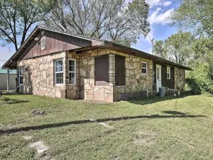 Cobblestone Cottage 10 Mi to Pomme de Terre!