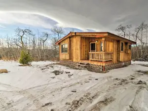 Cozy Duck Lake Cabin Near Glacier Natl Park!
