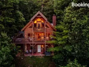Amazing Views~Secluded Retreat~HotTub~GameRoom