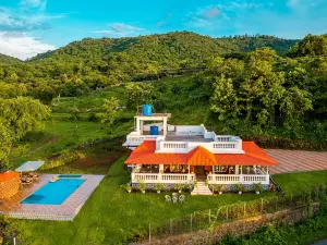 Spicy Mango Ocean Paradise - Luxurious Sea View Villa in Alibaug