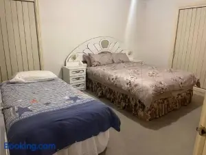 Cairnlea Anna's Unit