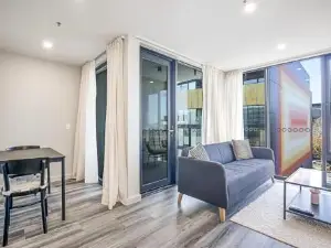 1 Bed Luxury Braddon Unit