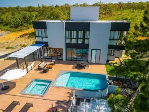 Pousada Com Piscina, Jacuzzi e Com Vista em Capitólio - Casa Decore