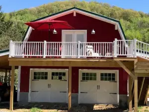 Alpaca Retreat Off-Grid Farmstay - No WIFI, sketchy cell service. Unwind & Relax