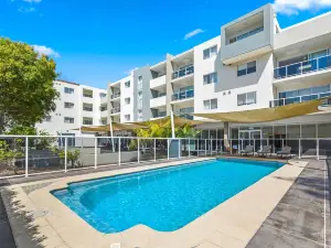 Quality Suites Pioneer Sands
