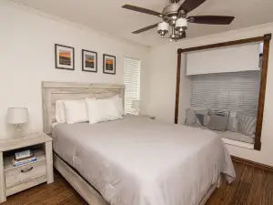 Lake Ray Hubbard Condo (Lakeview Gem-Lakeside Condo with Deck & Fishing)